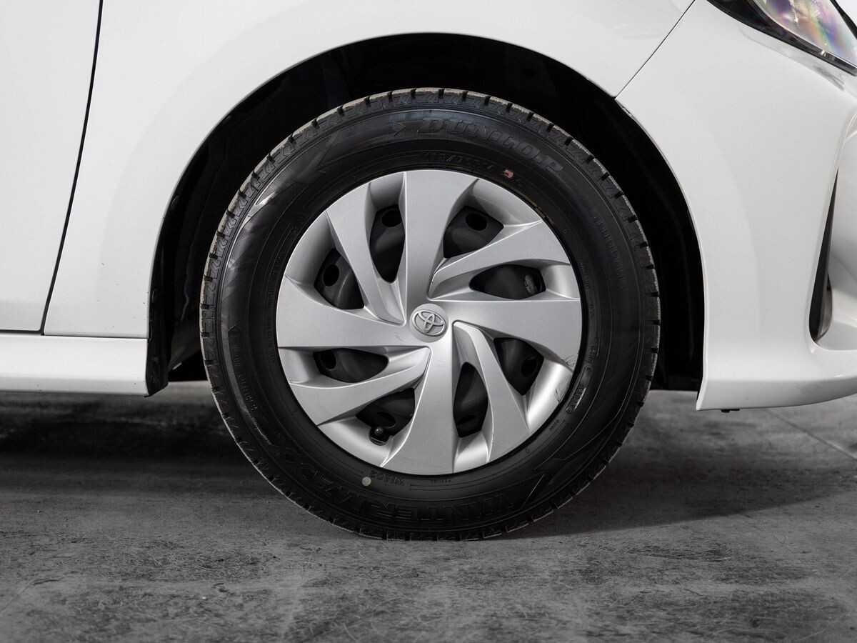 Toyota Yaris 2021 - фото автомобиля