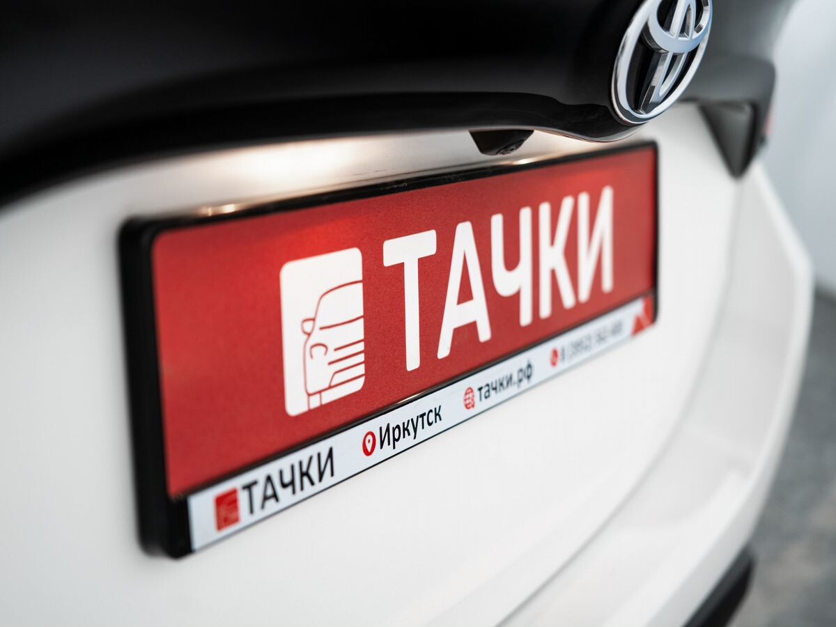 Toyota Yaris 2021 - фото автомобиля