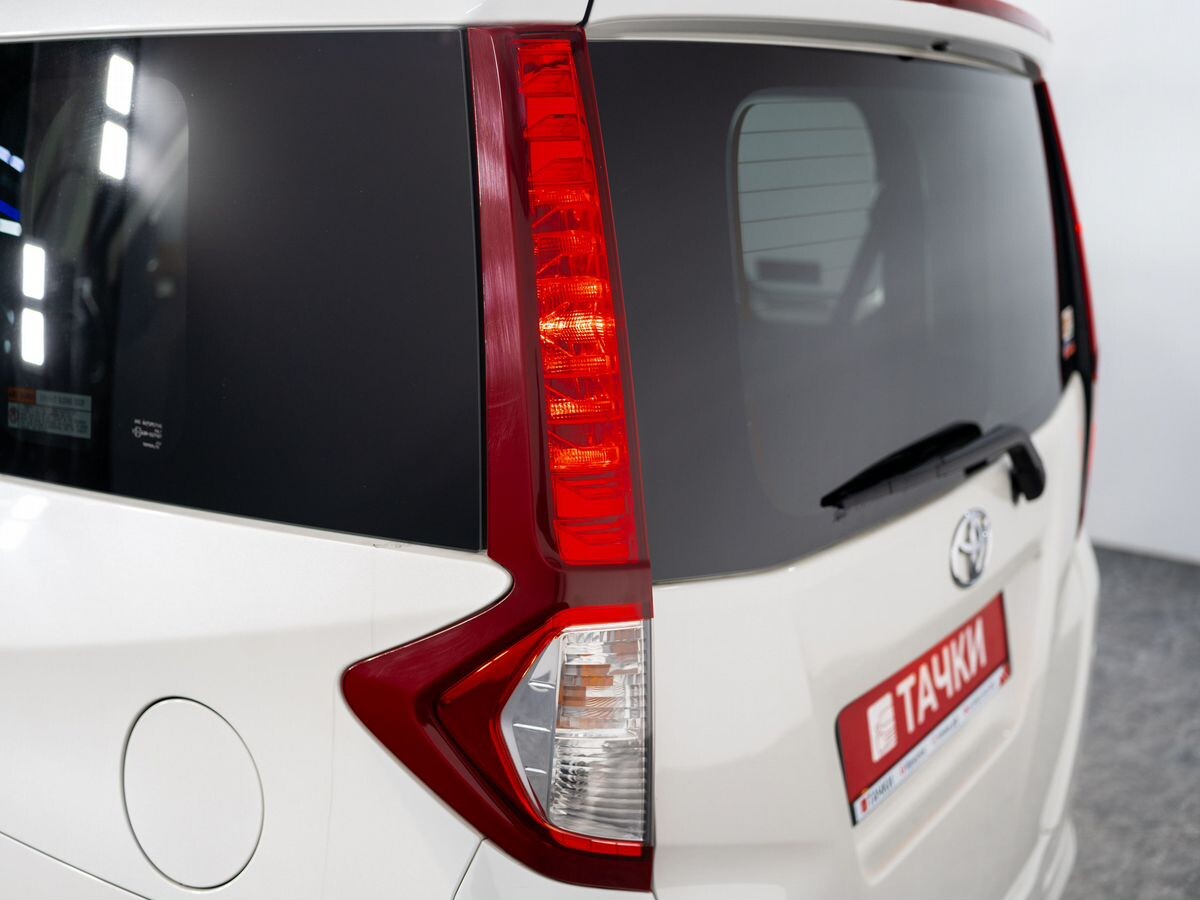 Toyota Roomy 2021 - фото автомобиля