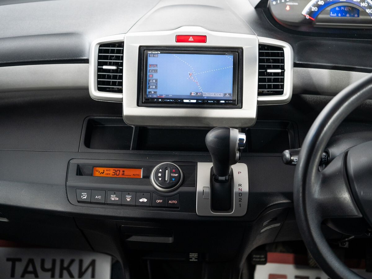 Honda Freed 2011 - фото автомобиля