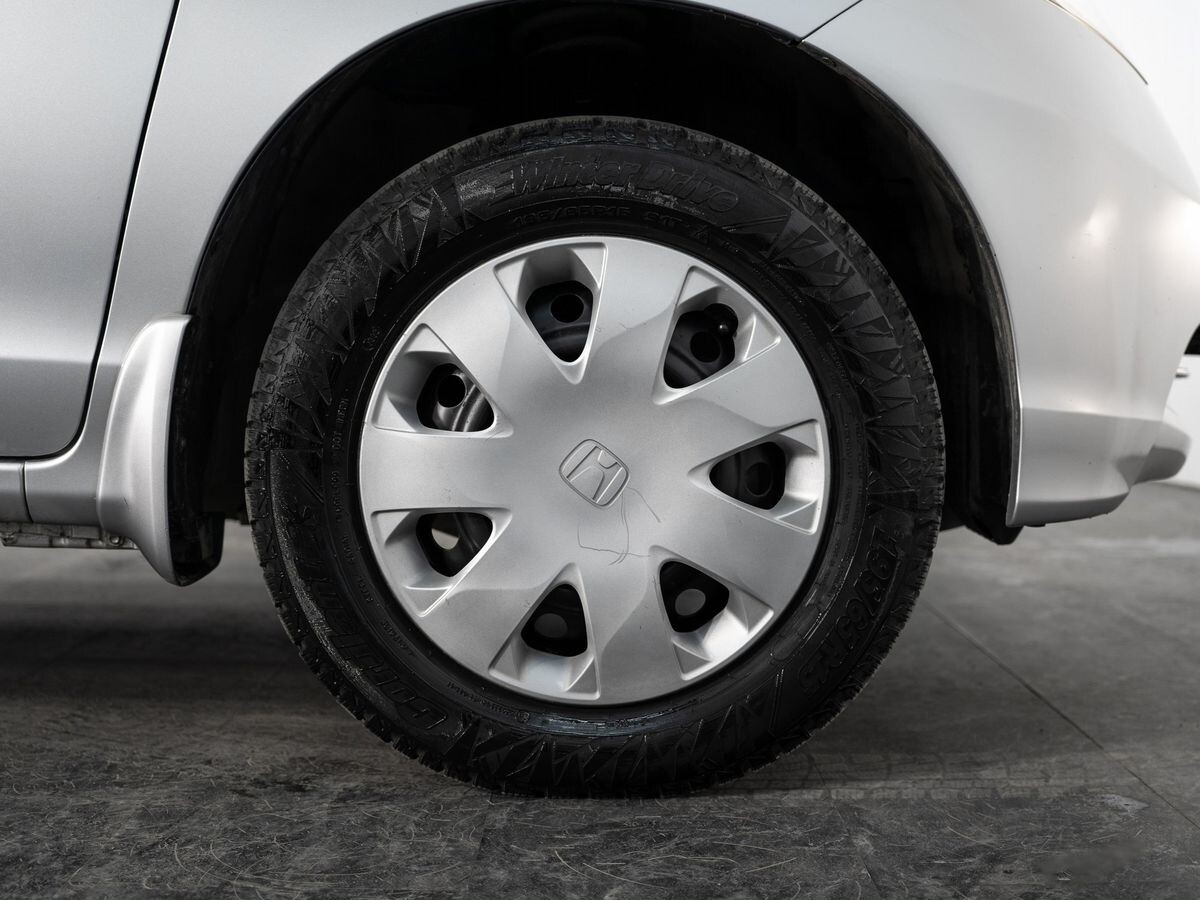 Honda Freed 2011 - фото автомобиля