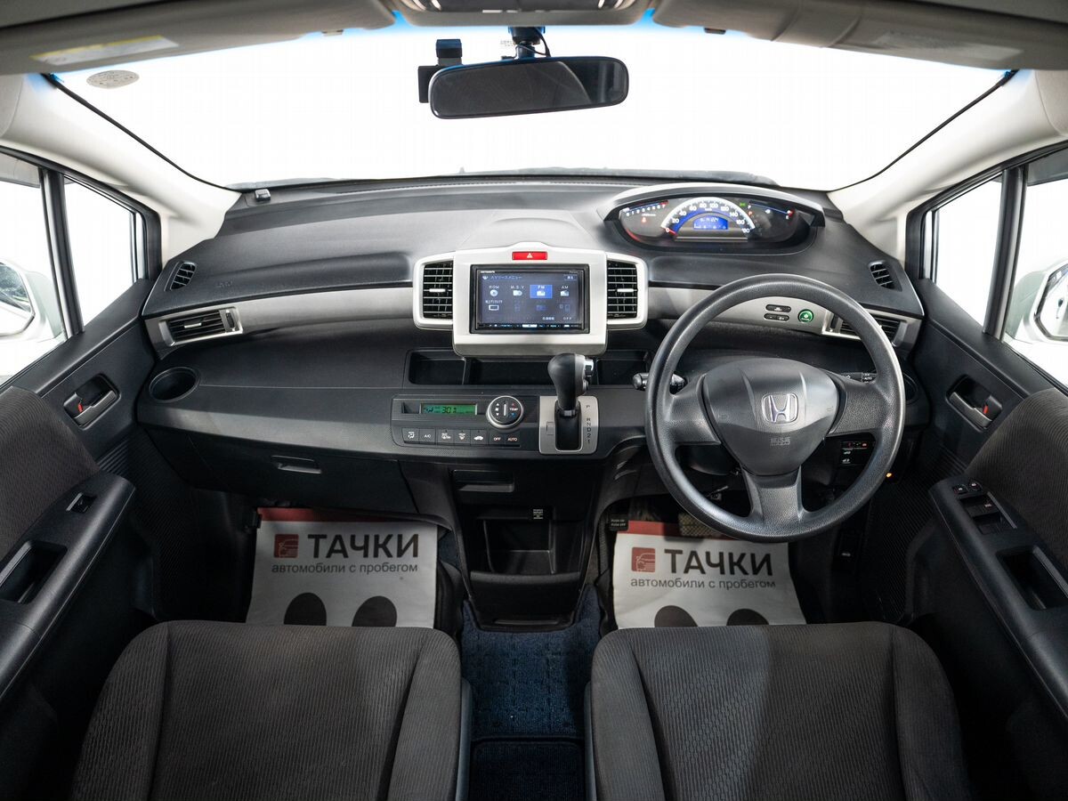 Honda Freed 2011 - фото автомобиля