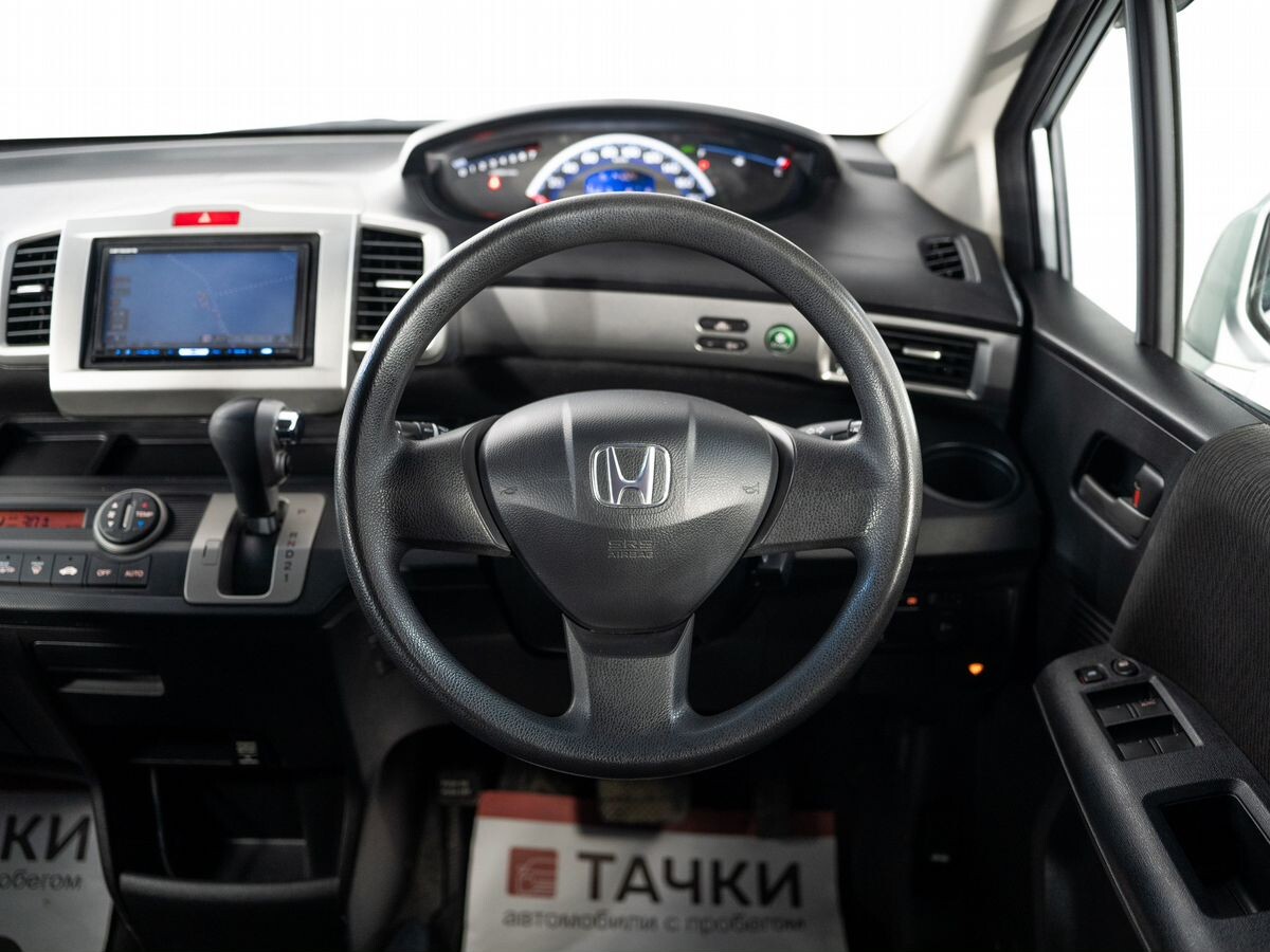 Honda Freed 2011 - фото автомобиля