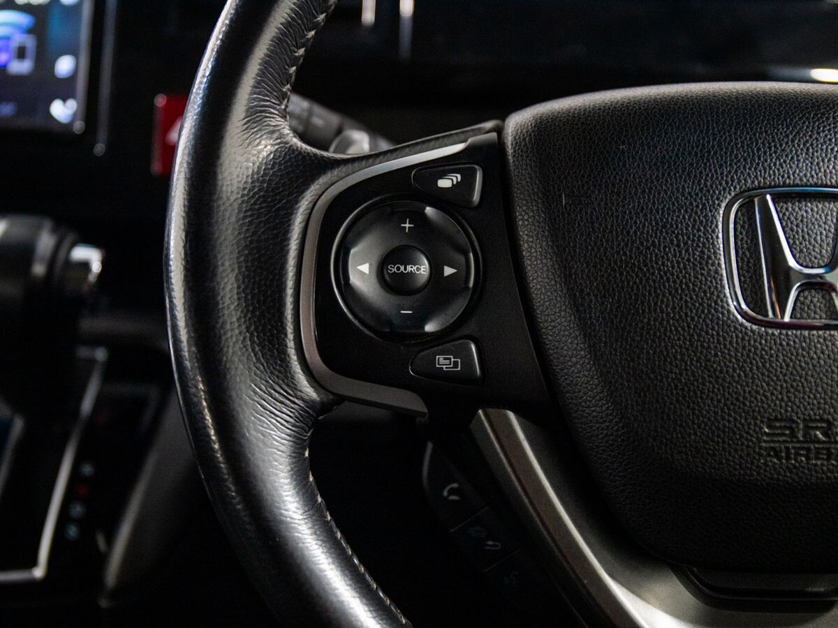 Honda Stepwgn 2019 - фото автомобиля