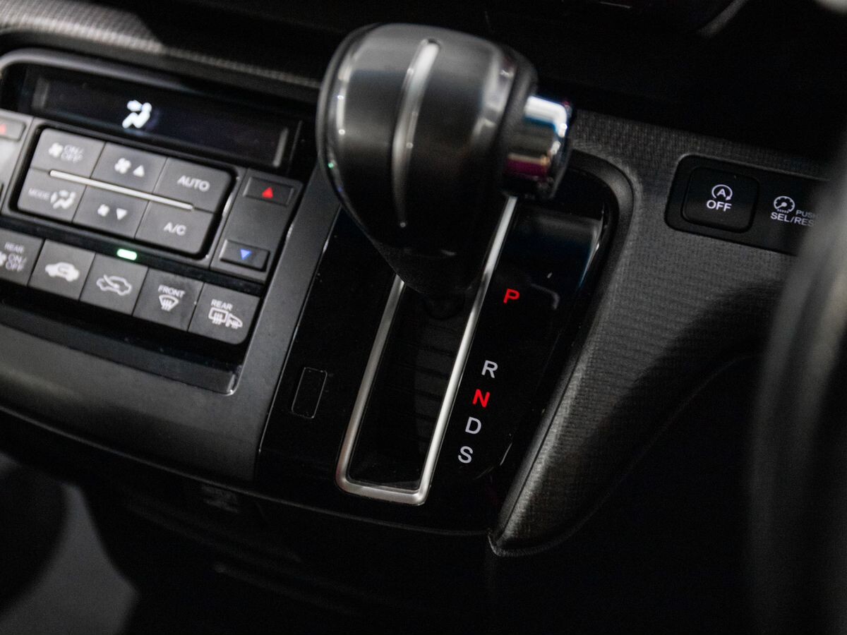 Honda Stepwgn 2019 - фото автомобиля