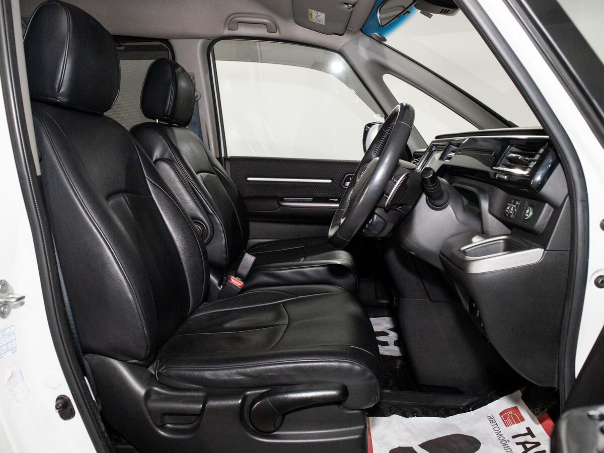 Honda Stepwgn 2019 - фото автомобиля