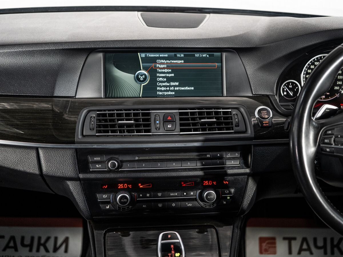 BMW 5 серии 2012 - фото автомобиля