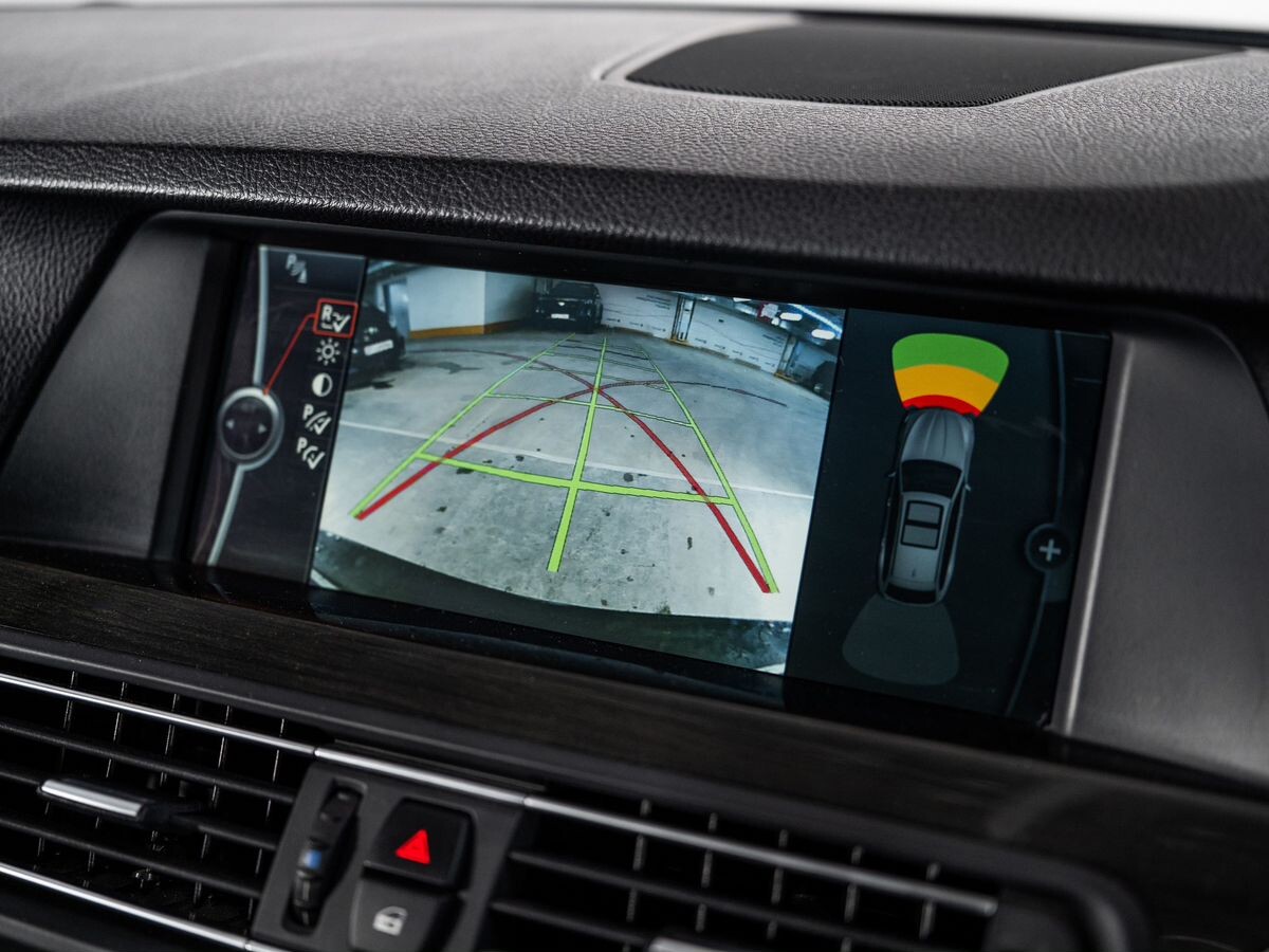 BMW 5 серии 2012 - фото автомобиля