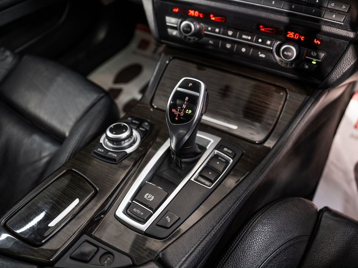 BMW 5 серии 2012 - фото автомобиля