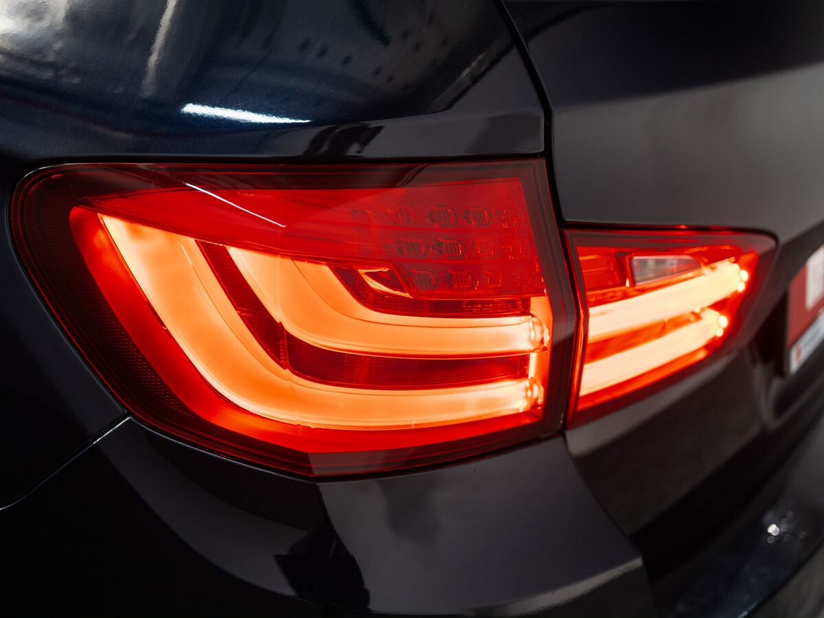 BMW 5 серии 2012 - фото автомобиля