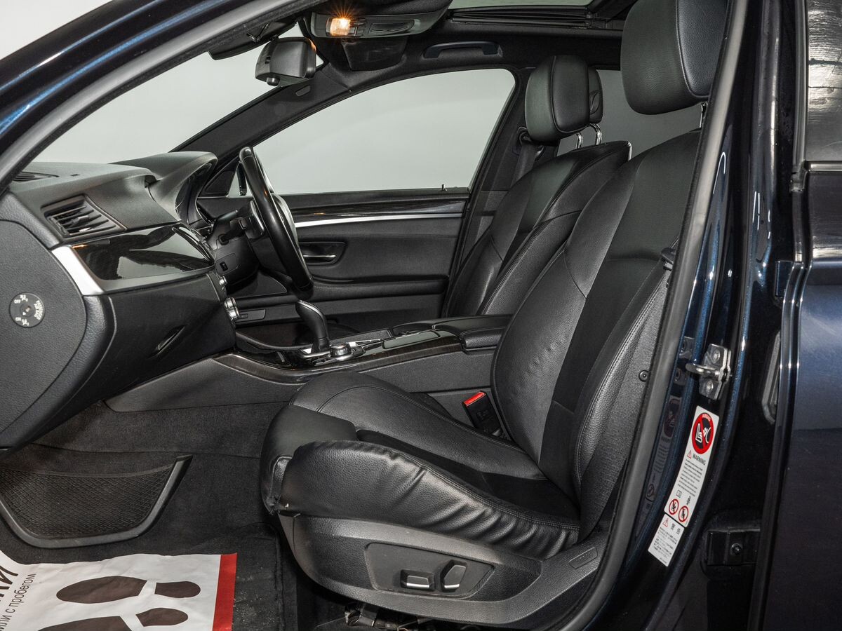 BMW 5 серии 2012 - фото автомобиля