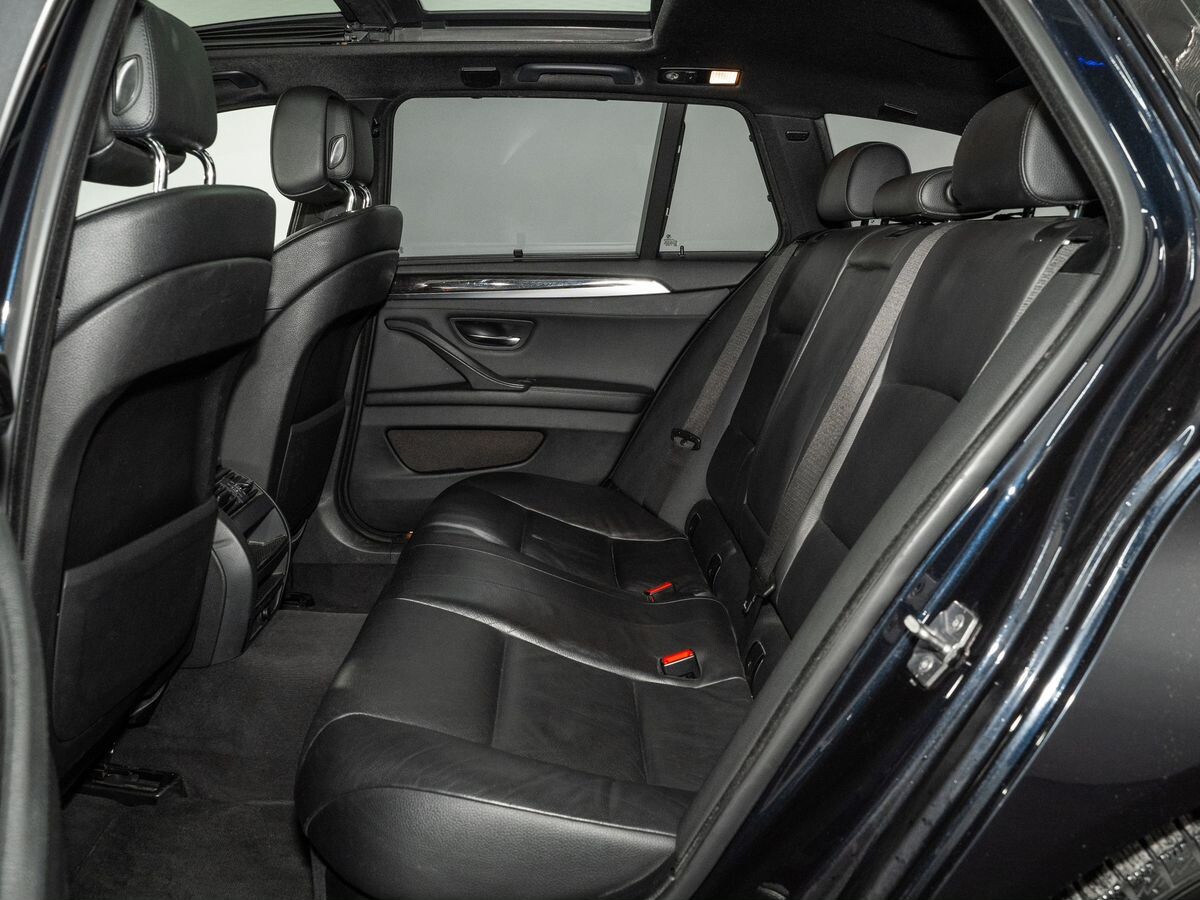 BMW 5 серии 2012 - фото автомобиля