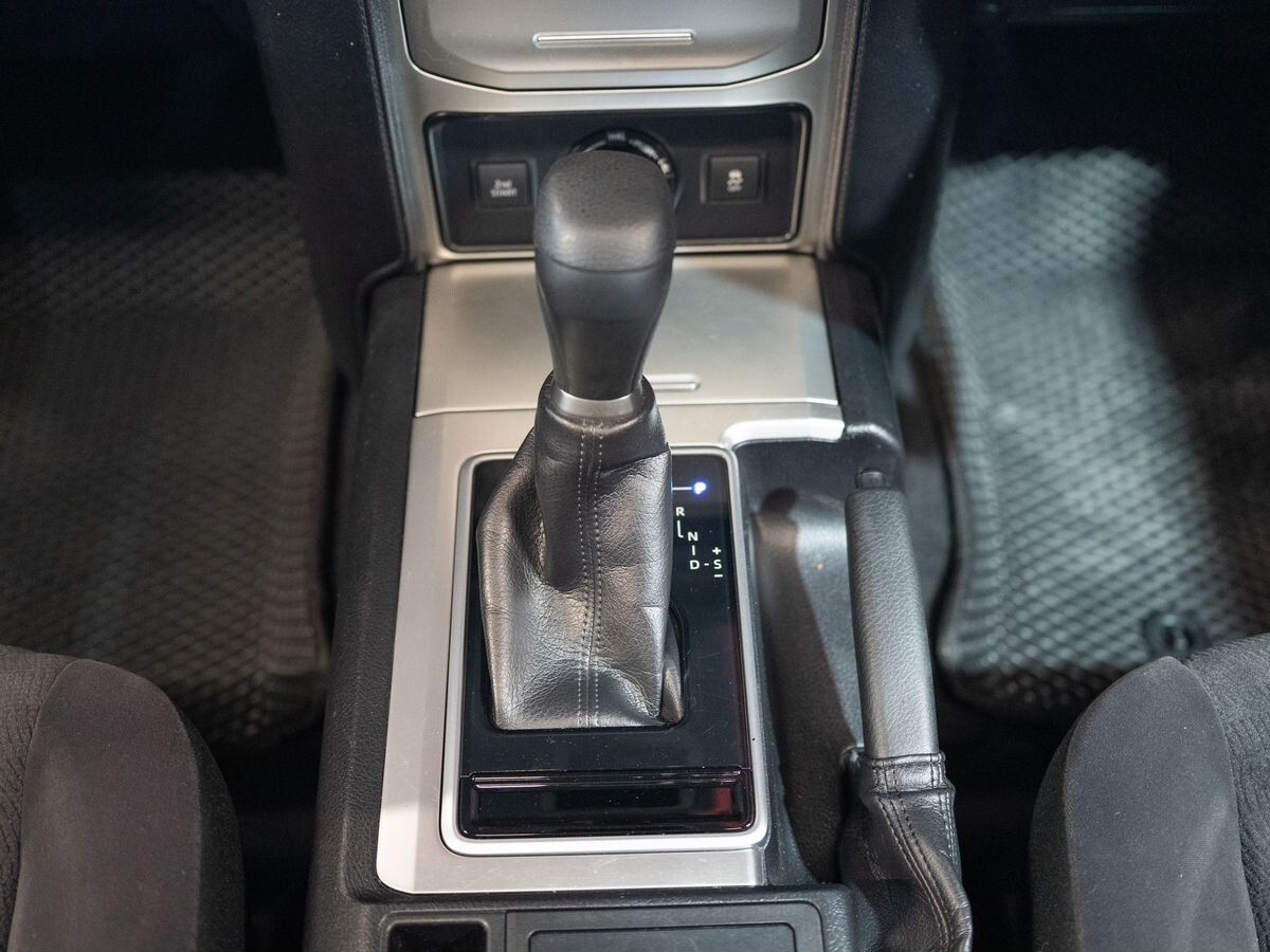 Toyota Land Cruiser Prado 2019 - фото автомобиля
