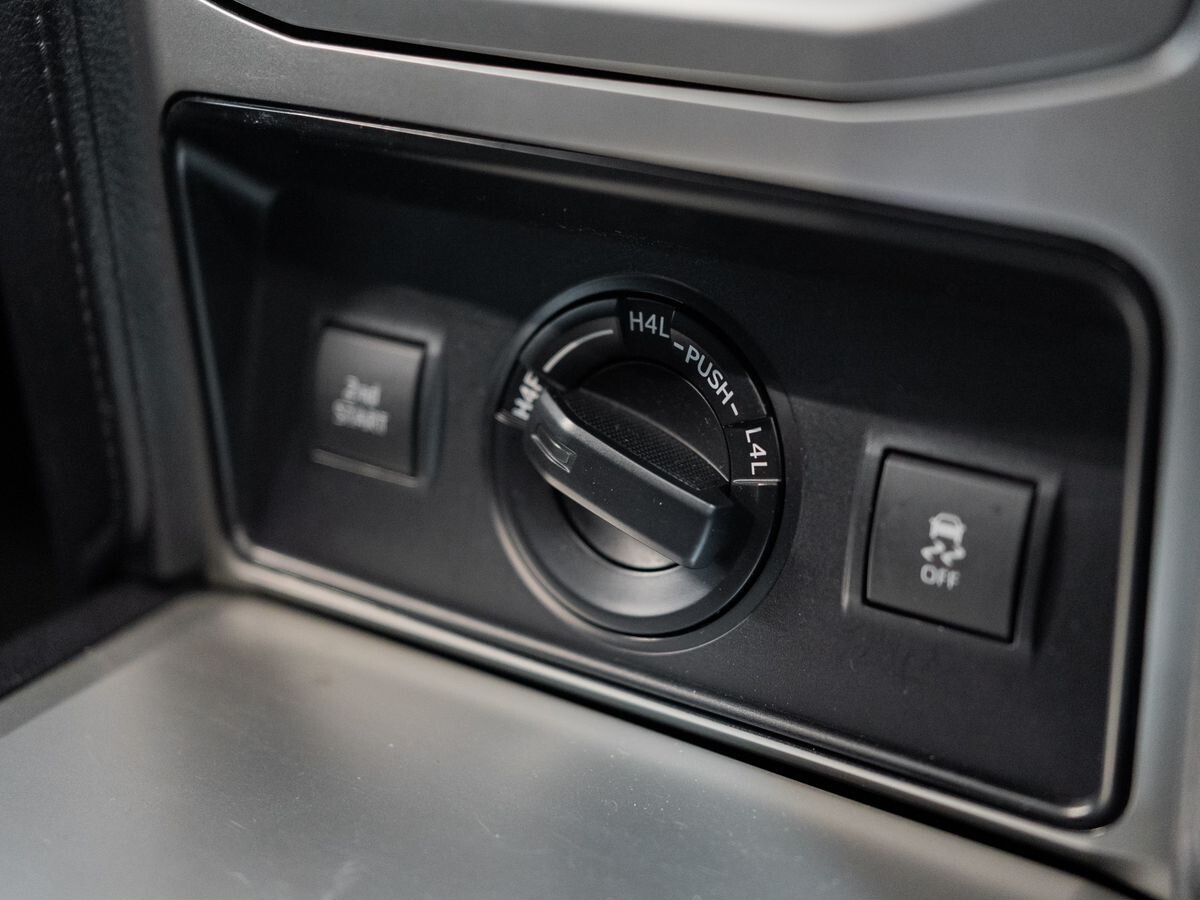 Toyota Land Cruiser Prado 2019 - фото автомобиля