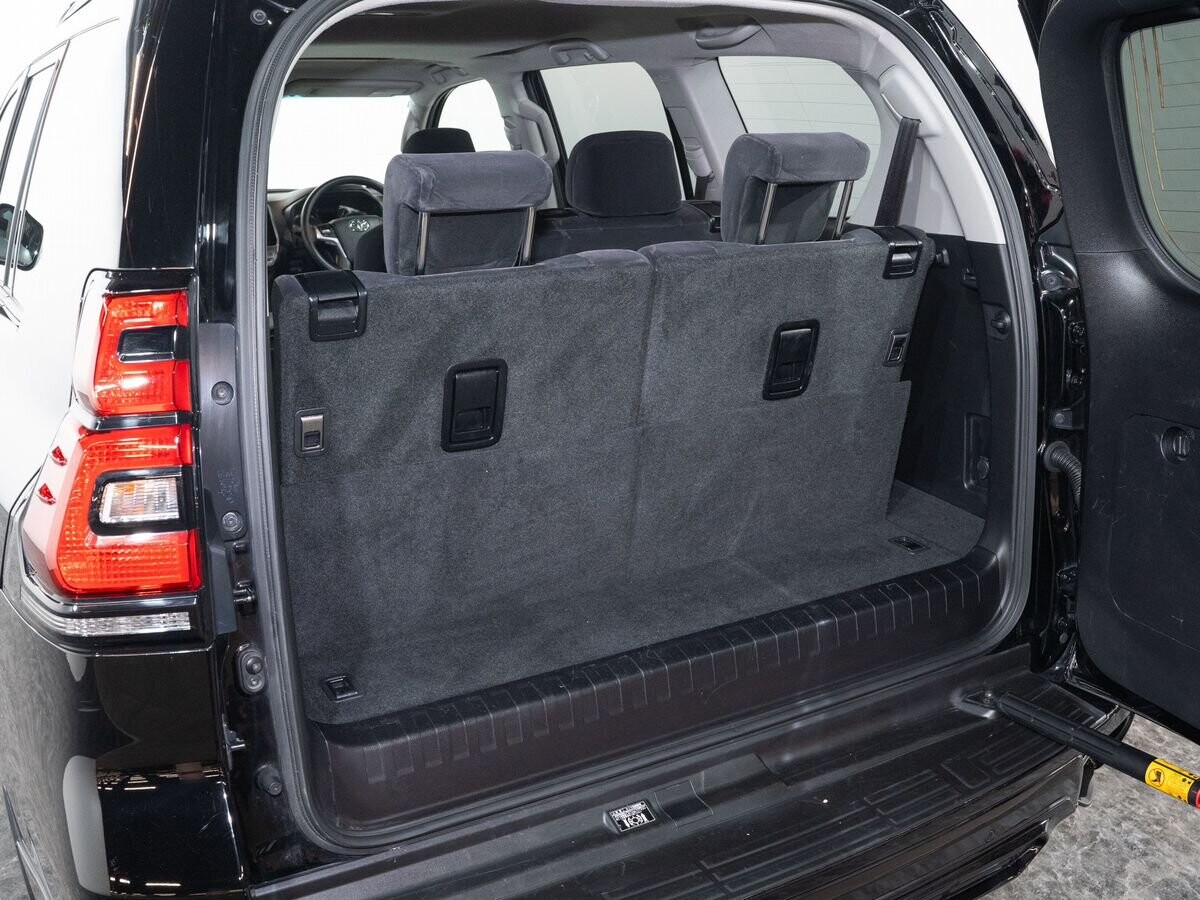 Toyota Land Cruiser Prado 2019 - фото автомобиля