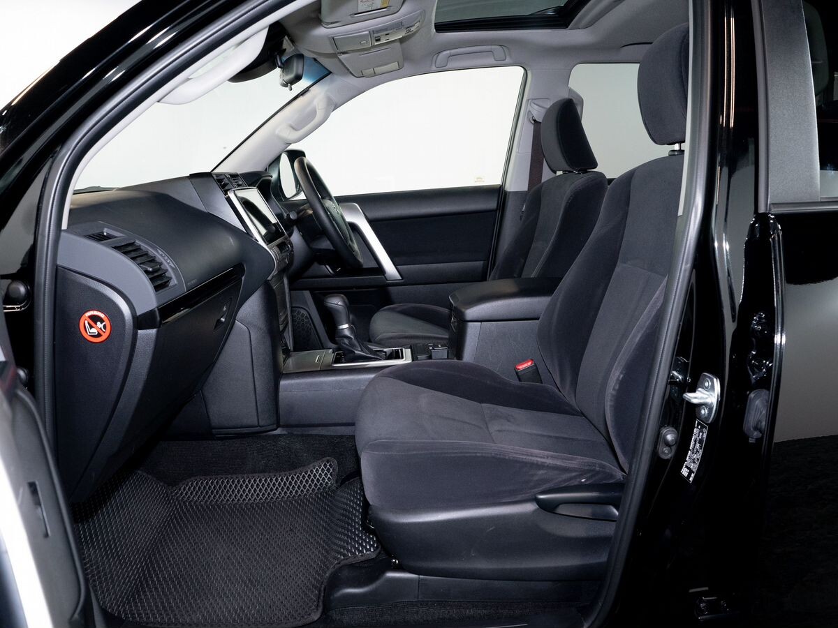 Toyota Land Cruiser Prado 2019 - фото автомобиля