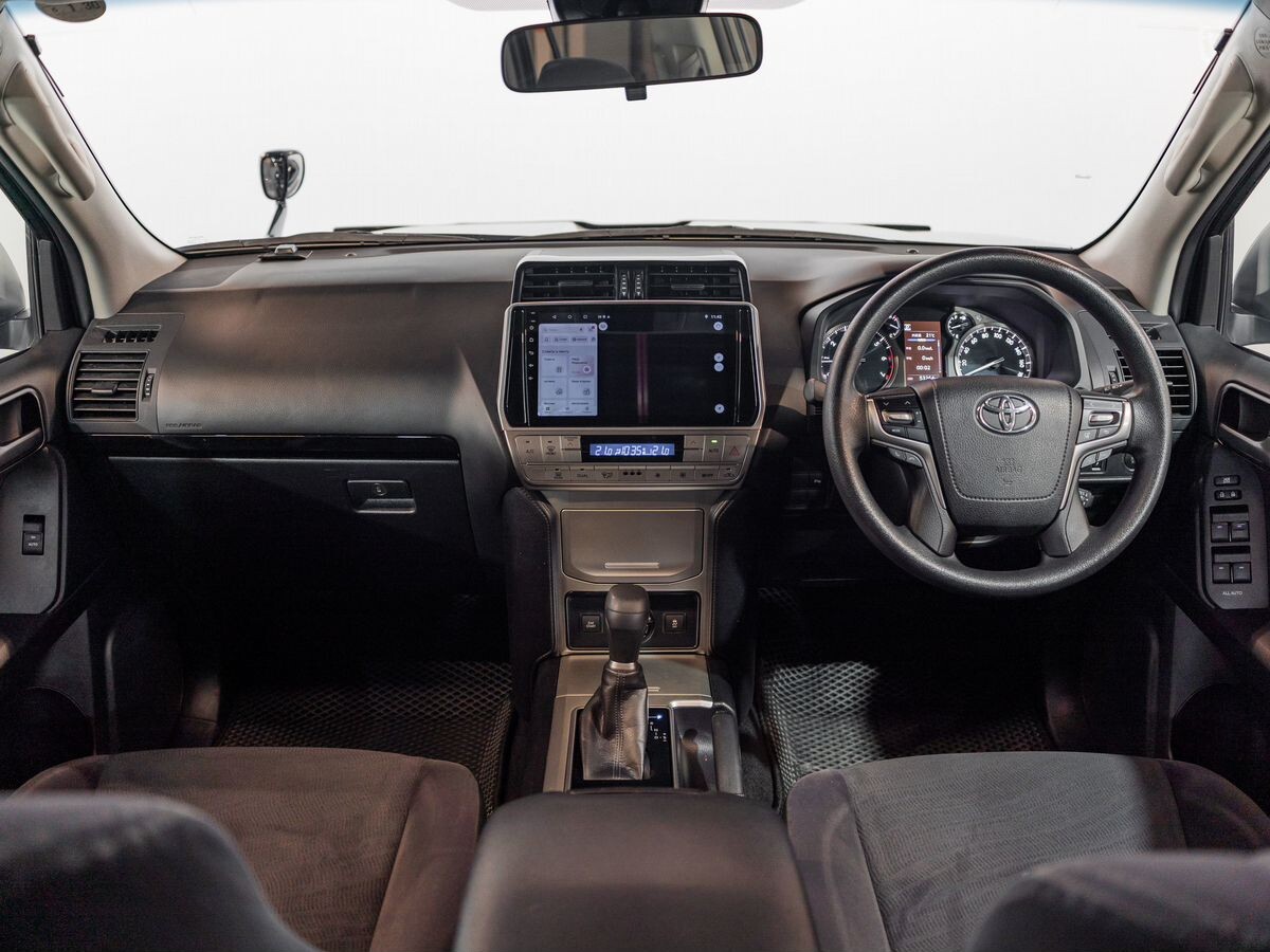 Toyota Land Cruiser Prado 2019 - фото автомобиля