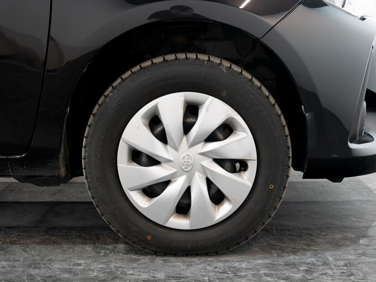Toyota Vitz 2019 - фото автомобиля