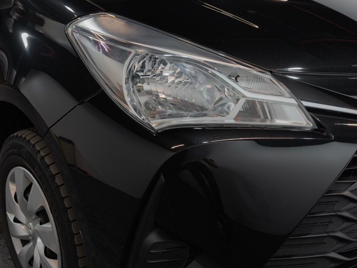 Toyota Vitz 2019 - фото автомобиля