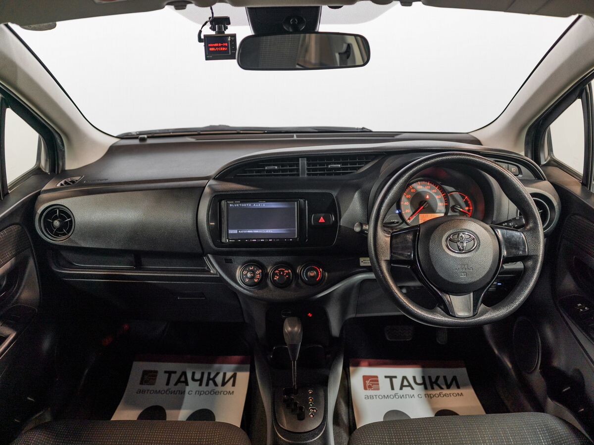 Toyota Vitz 2019 - фото автомобиля