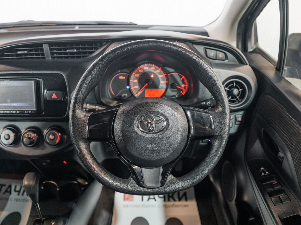 Toyota Vitz 2019 - фото автомобиля