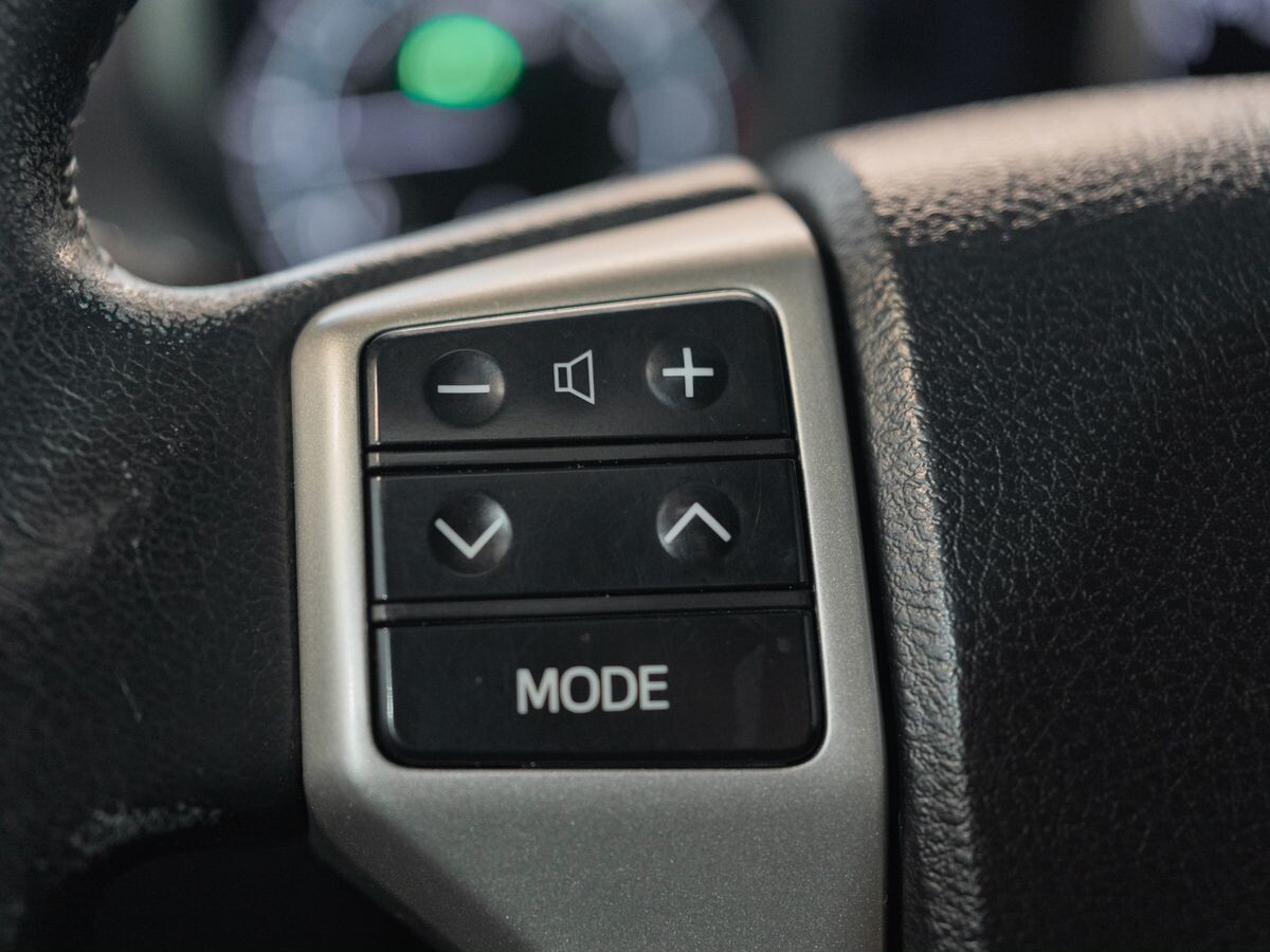 Toyota Land Cruiser Prado 2011 - фото автомобиля