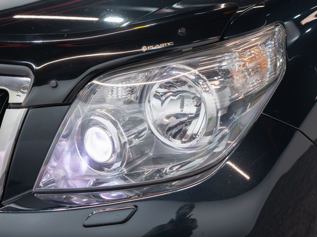 Toyota Land Cruiser Prado 2011 - фото автомобиля