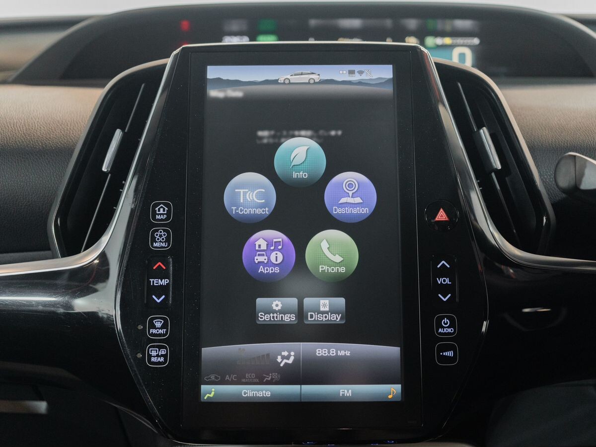 Toyota Prius PHV 2017 - фото автомобиля