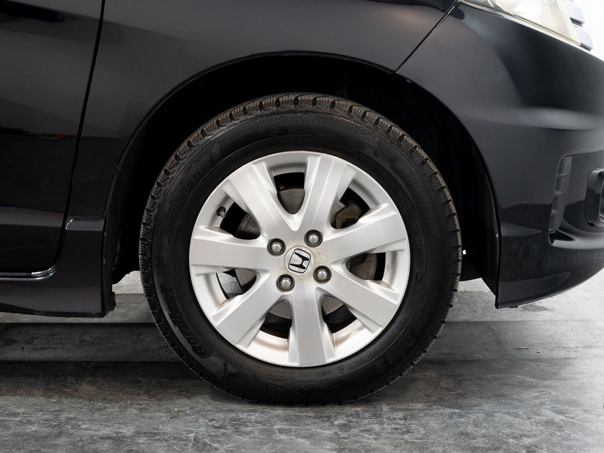 Honda Freed 2010 - фото автомобиля