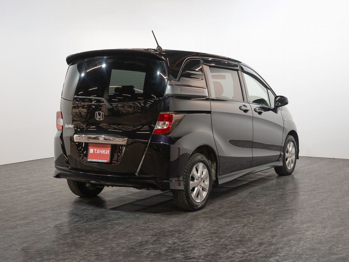 Honda Freed 2010 - фото автомобиля