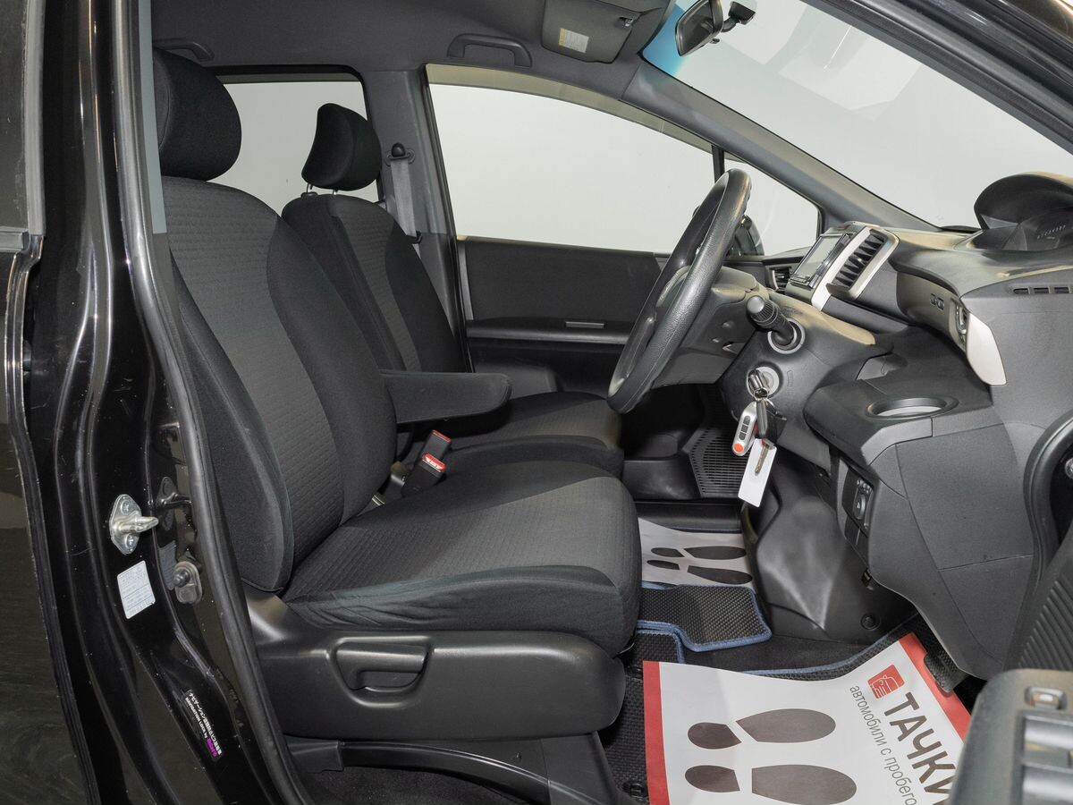 Honda Freed 2010 - фото автомобиля