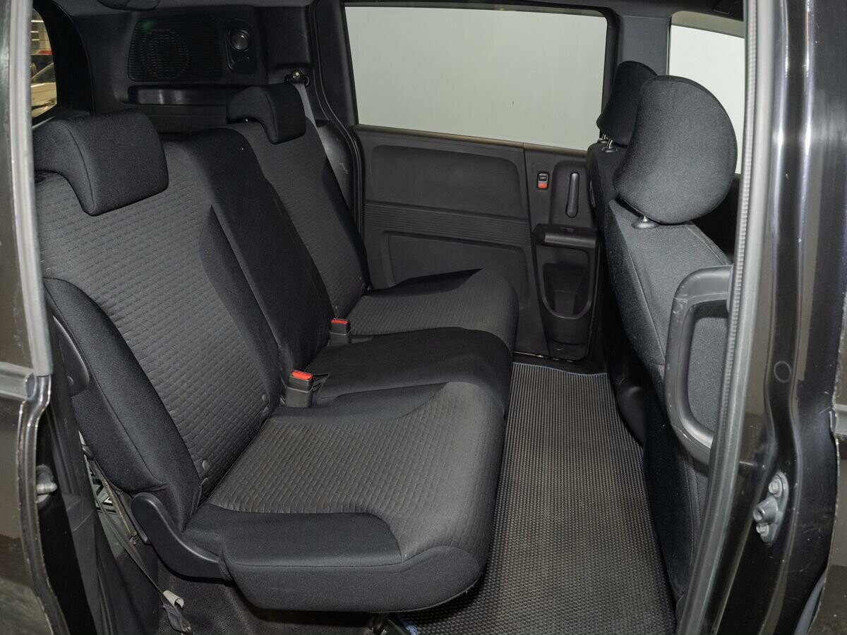 Honda Freed 2010 - фото автомобиля