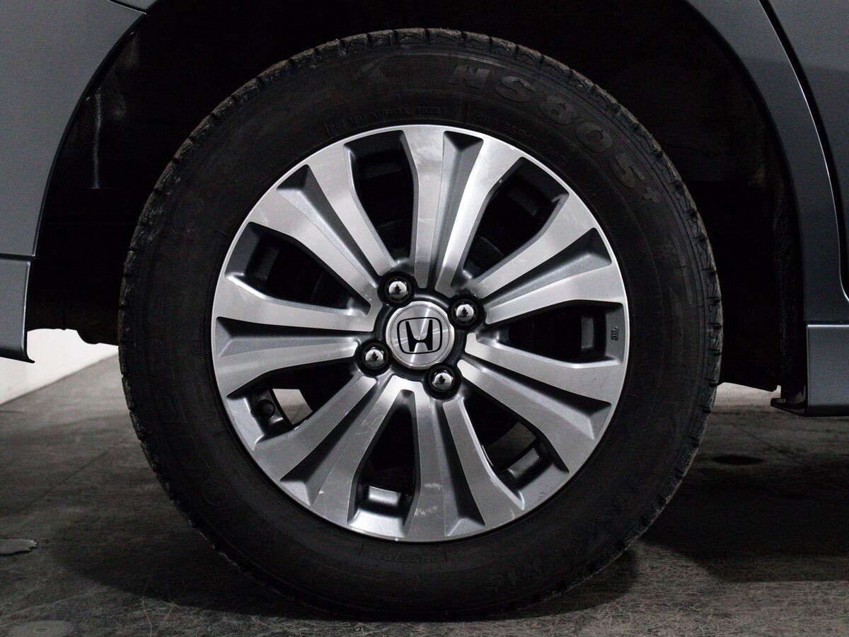 Honda Freed 2011 - фото автомобиля