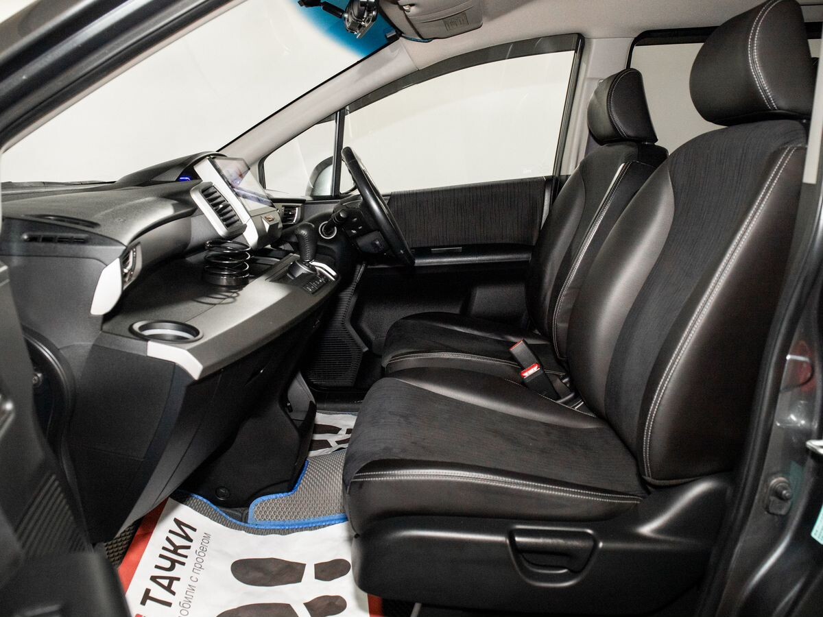 Honda Freed 2011 - фото автомобиля