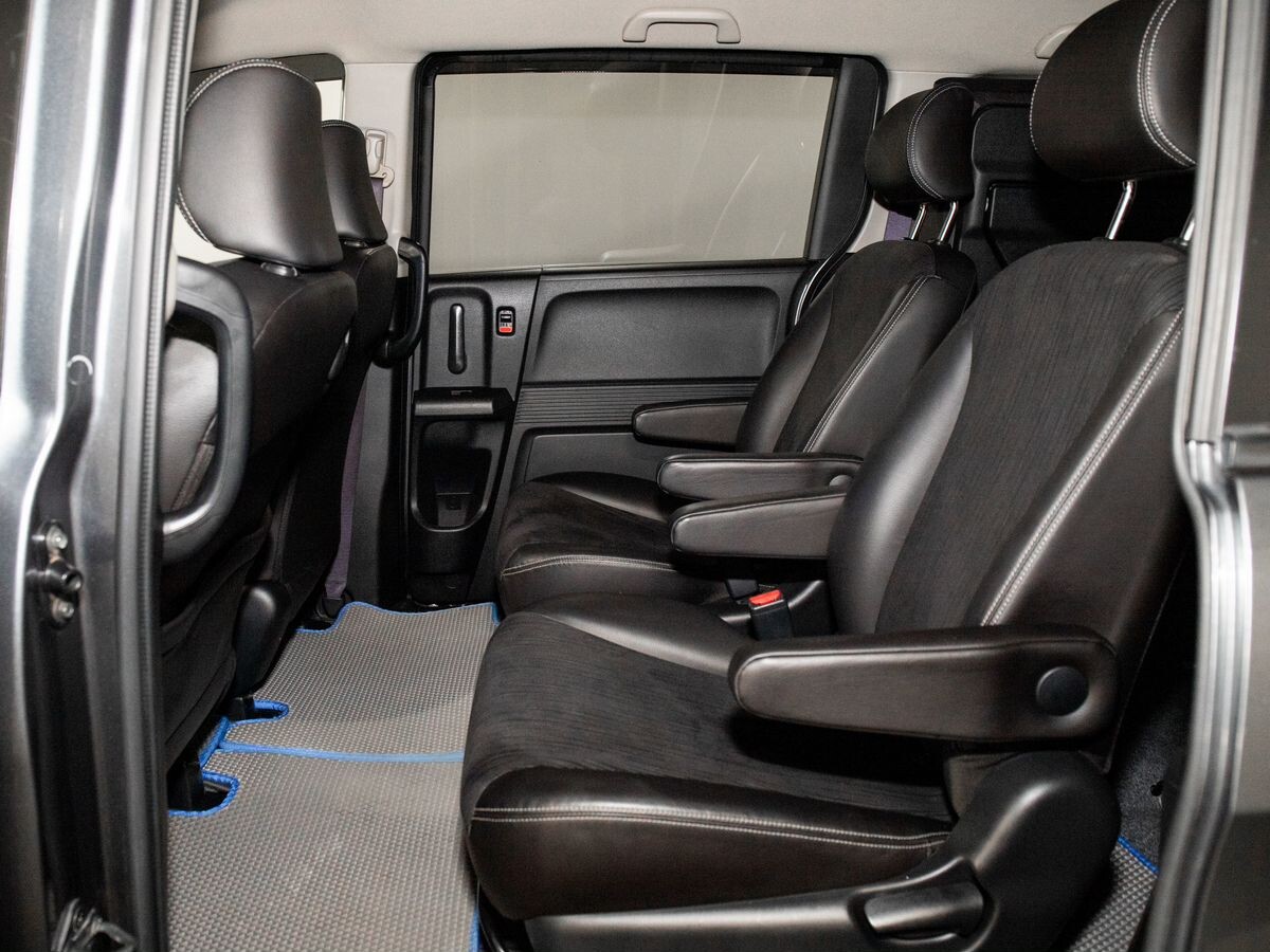 Honda Freed 2011 - фото автомобиля