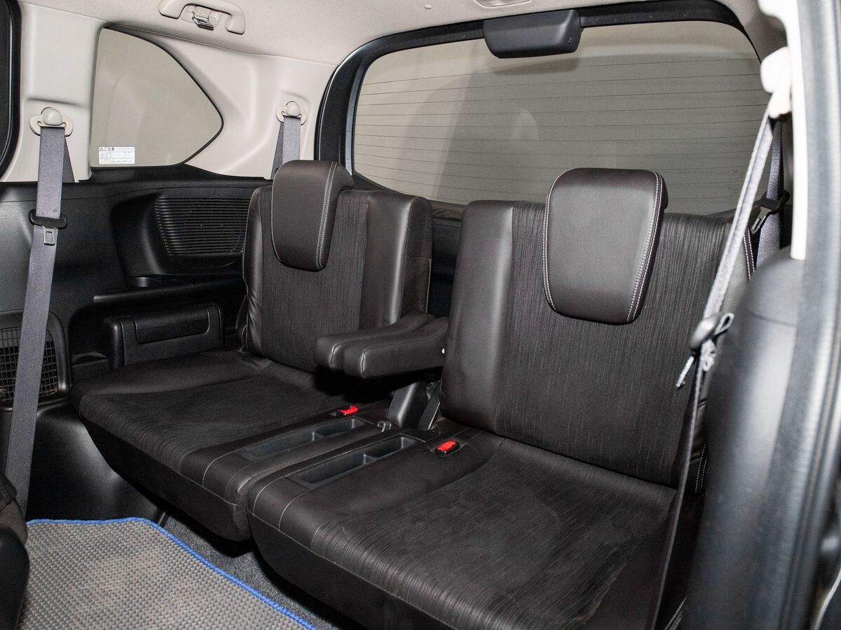 Honda Freed 2011 - фото автомобиля