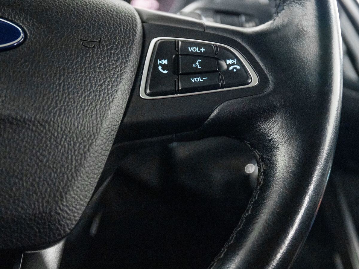 Ford Kuga 2017 - фото автомобиля