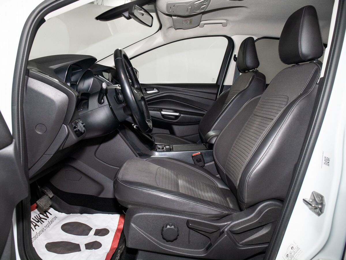 Ford Kuga 2017 - фото автомобиля