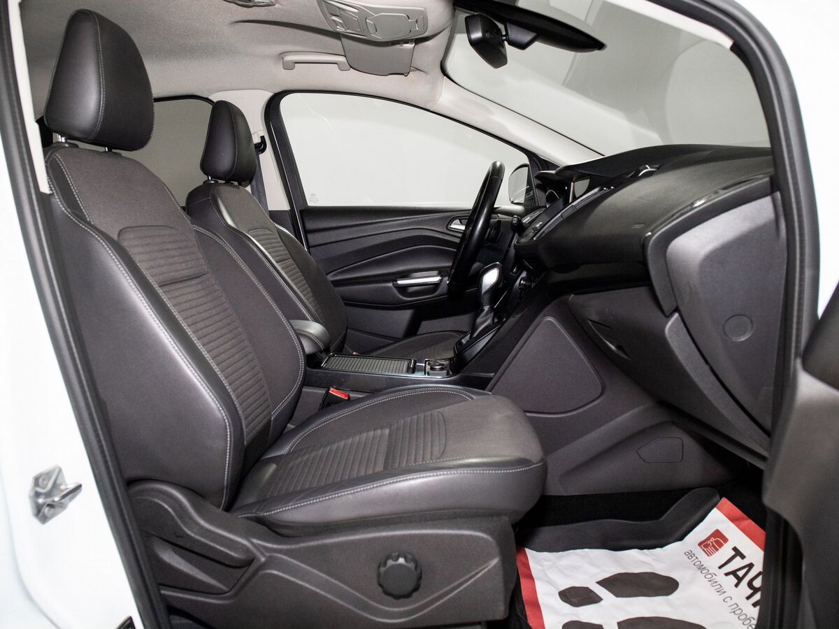 Ford Kuga 2017 - фото автомобиля