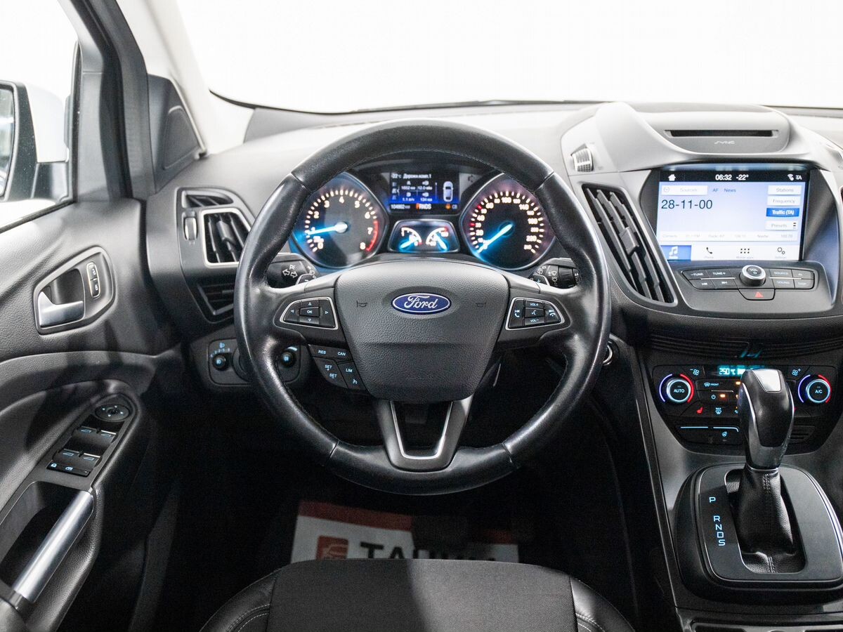 Ford Kuga 2017 - фото автомобиля