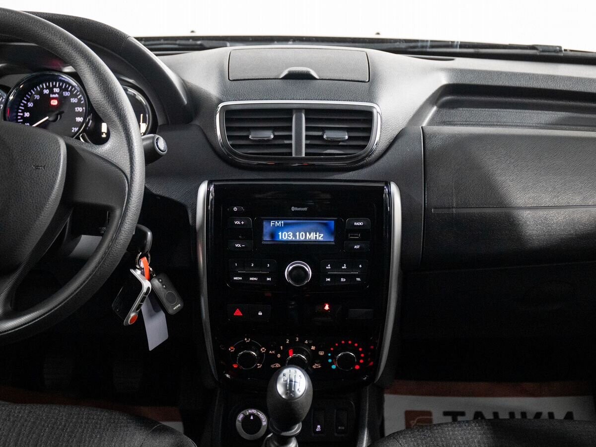 Nissan Terrano 2020 - фото автомобиля