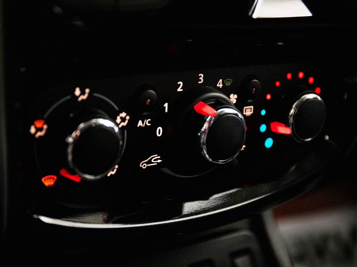 Nissan Terrano 2020 - фото автомобиля