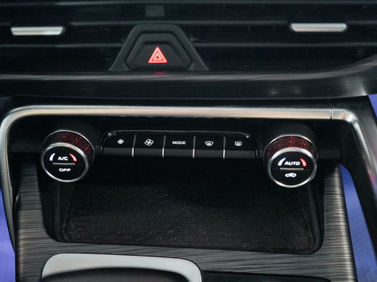 Geely Xingyue 2020 - фото автомобиля