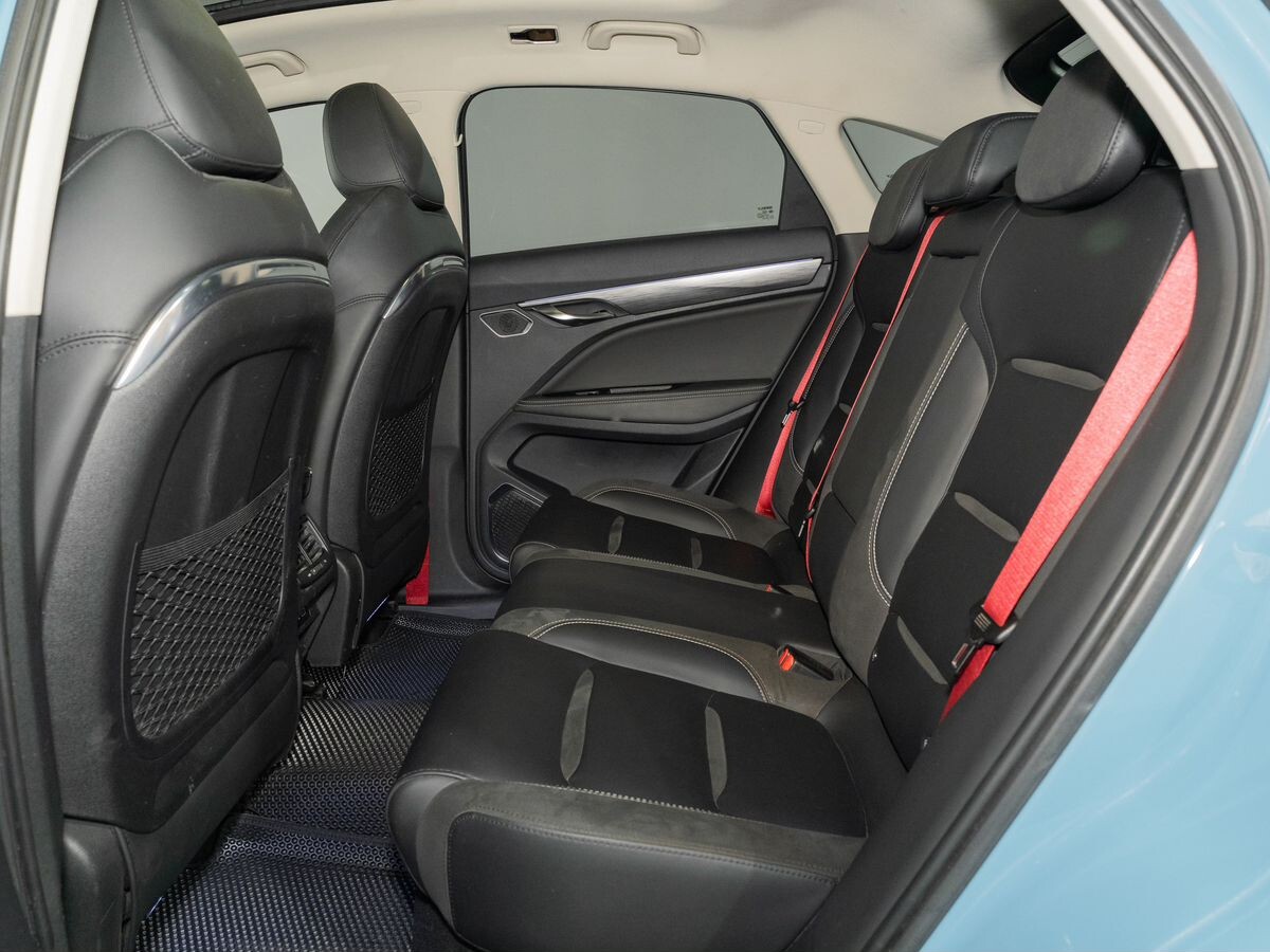 Geely Xingyue 2020 - фото автомобиля