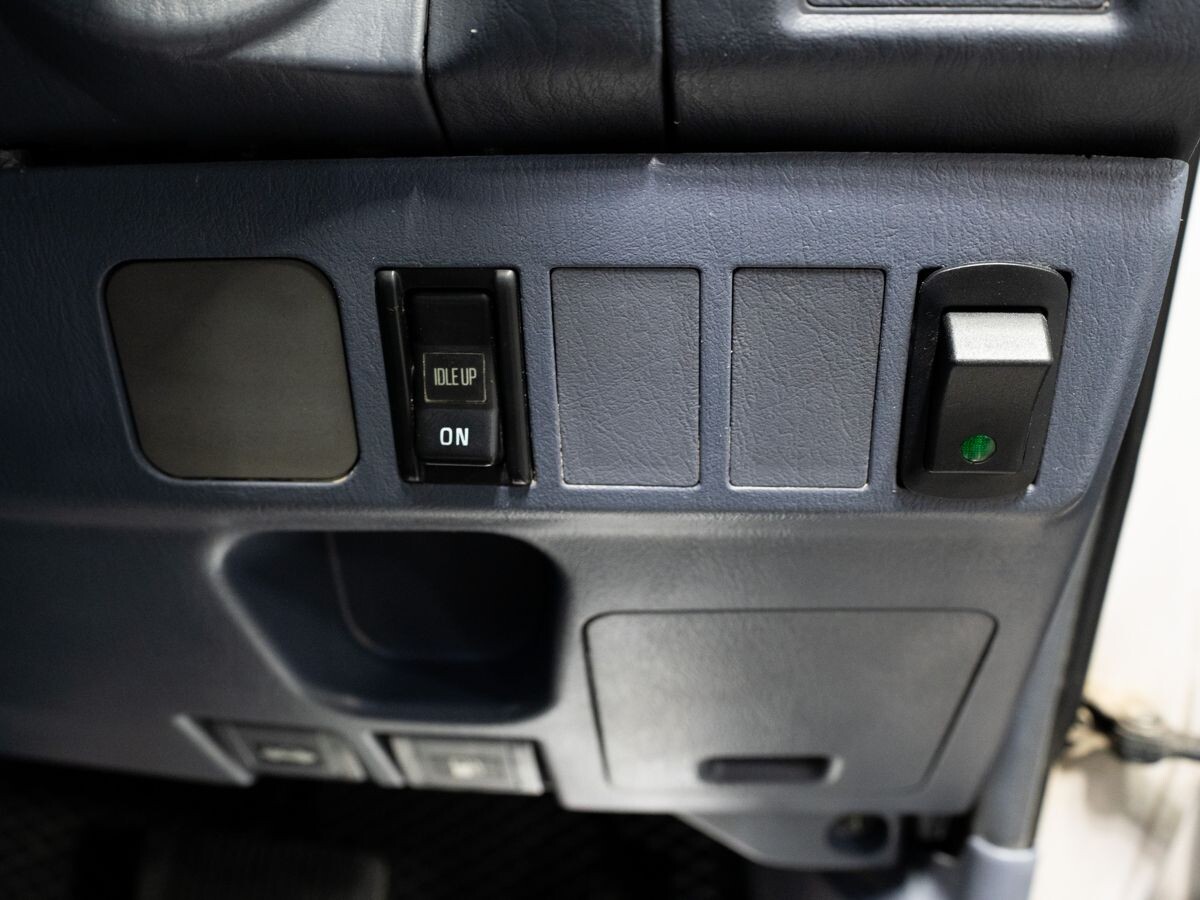 Toyota Land Cruiser Prado 1996 - фото автомобиля