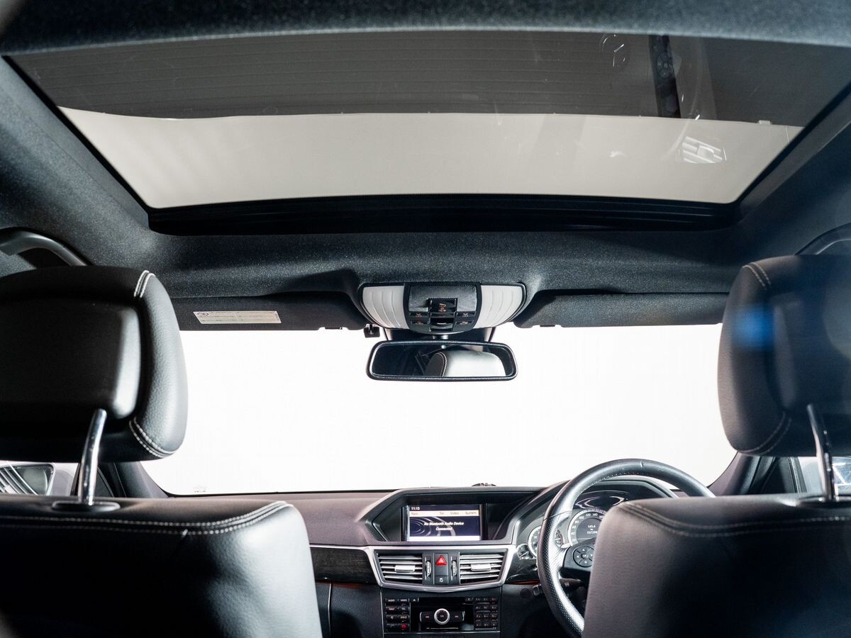 Mercedes-Benz E-Класс 2009 - фото автомобиля