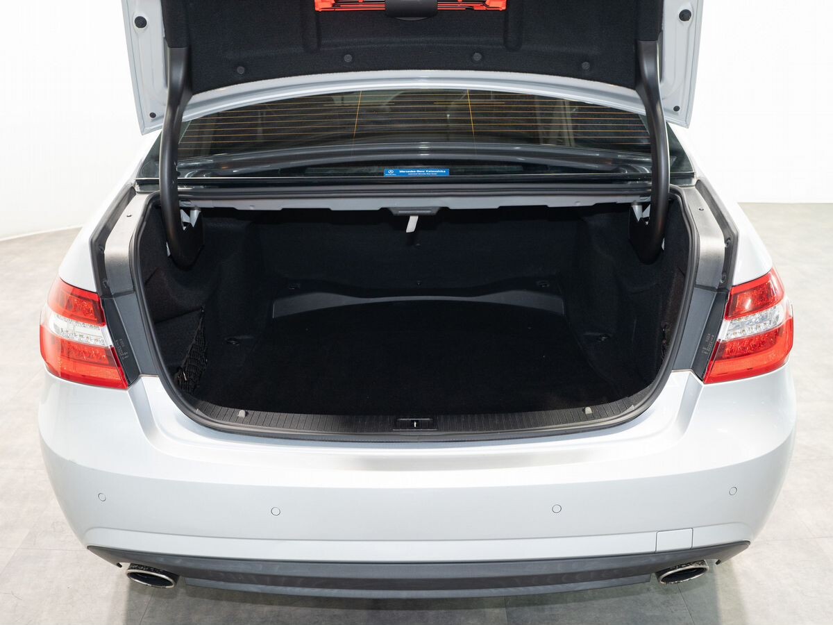 Mercedes-Benz E-Класс 2009 - фото автомобиля