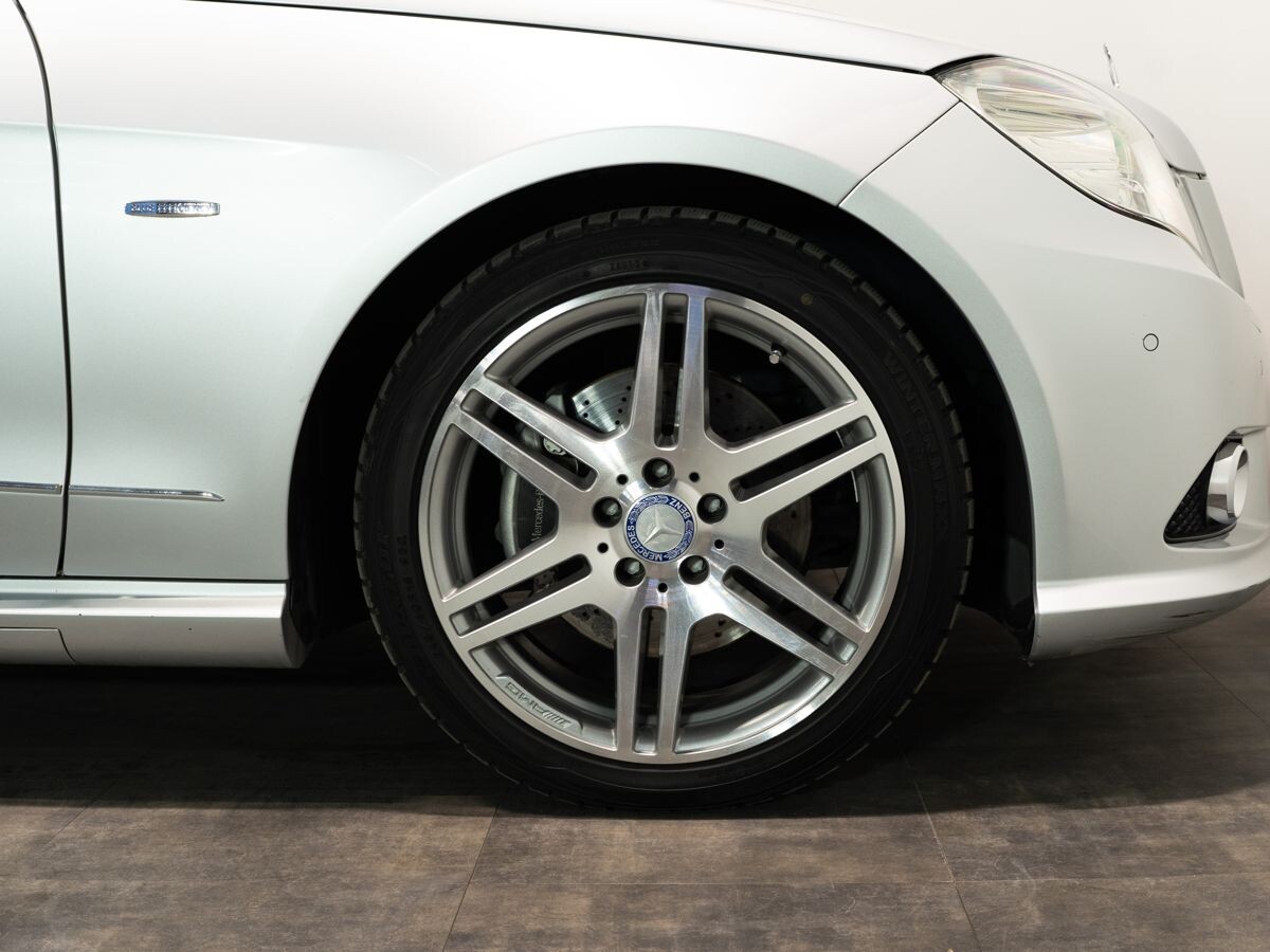 Mercedes-Benz E-Класс 2009 - фото автомобиля