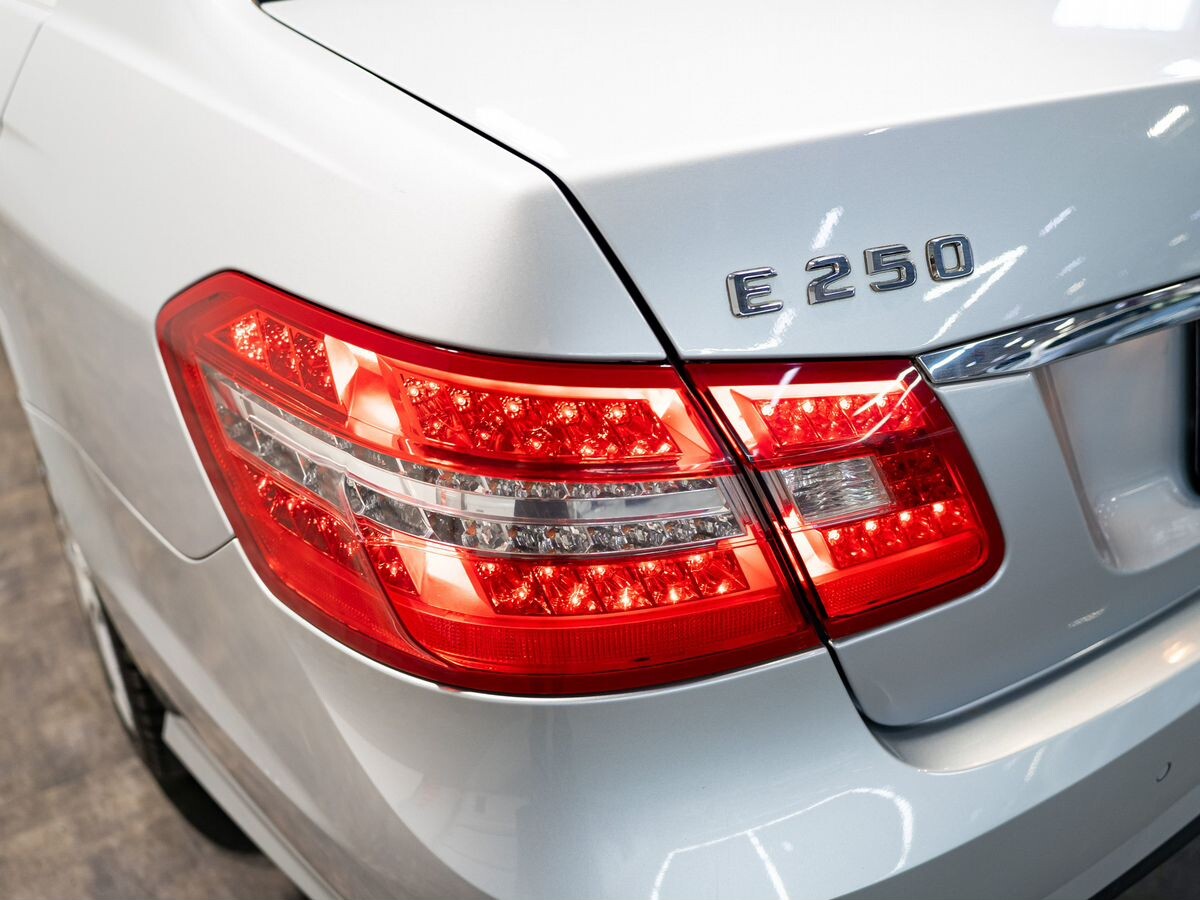 Mercedes-Benz E-Класс 2009 - фото автомобиля