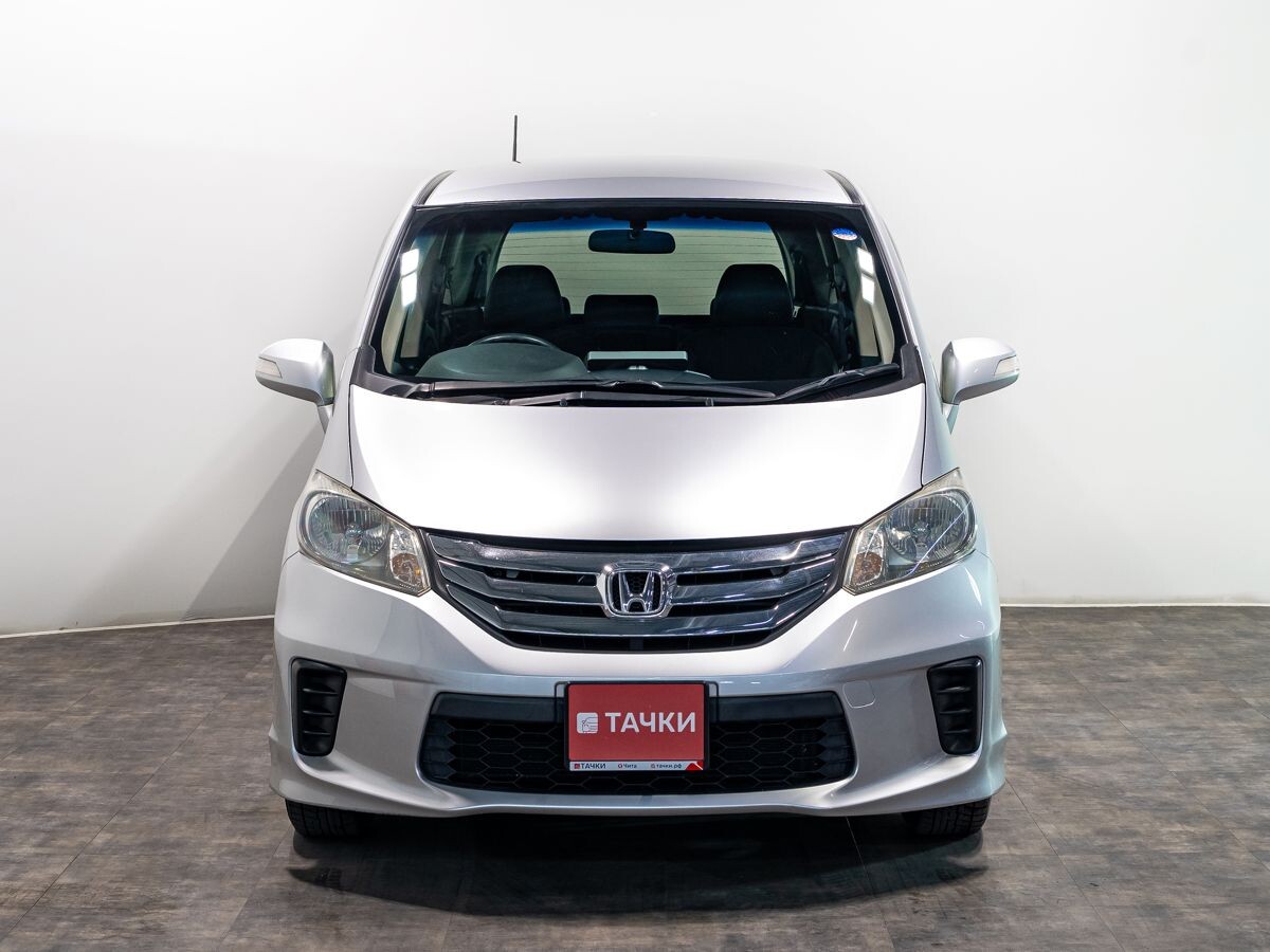 Honda Freed 2012 - фото автомобиля